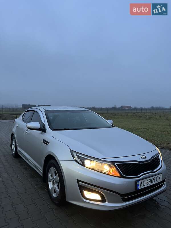 Седан Kia K5 2014 в Тячеве фото 5 Седан Kia K5 2014 в Тячеве