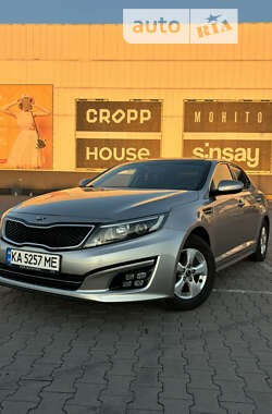 Седан Kia K5 2014 в Киеве