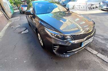 Седан Kia K5 2016 в Одессе