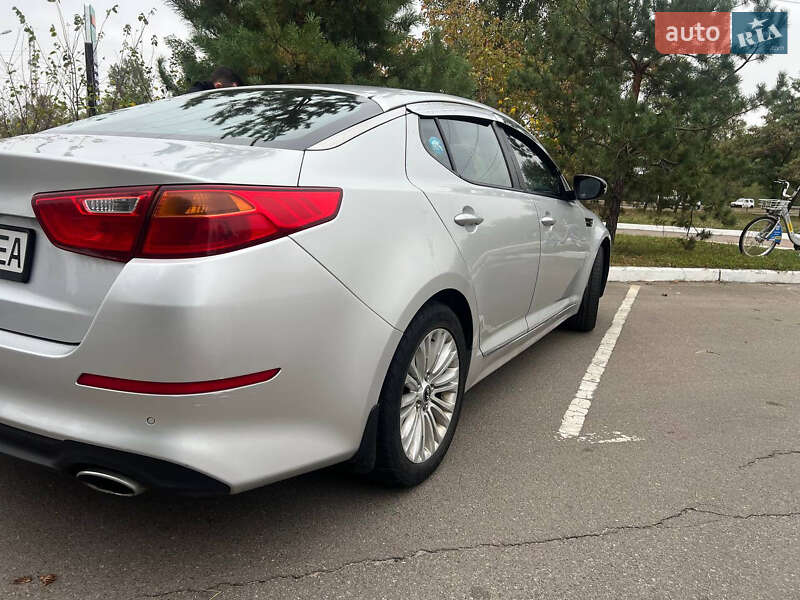 Седан Kia K5 2014 в Києві