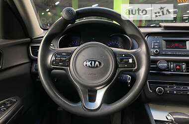 Седан Kia K5 2016 в Києві