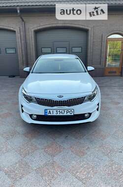 Седан Kia K5 2016 в Киеве