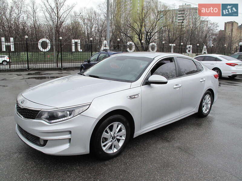 Седан Kia K5 2017 в Киеве