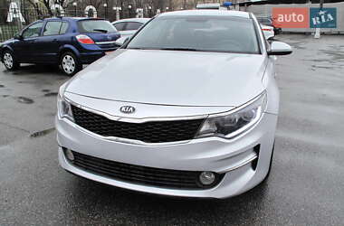 Седан Kia K5 2017 в Киеве