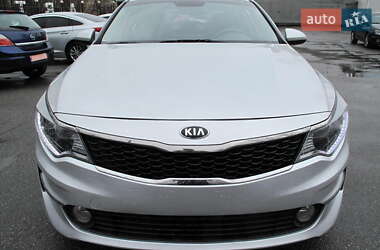 Седан Kia K5 2017 в Киеве