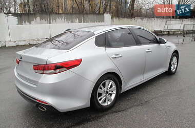 Седан Kia K5 2017 в Киеве