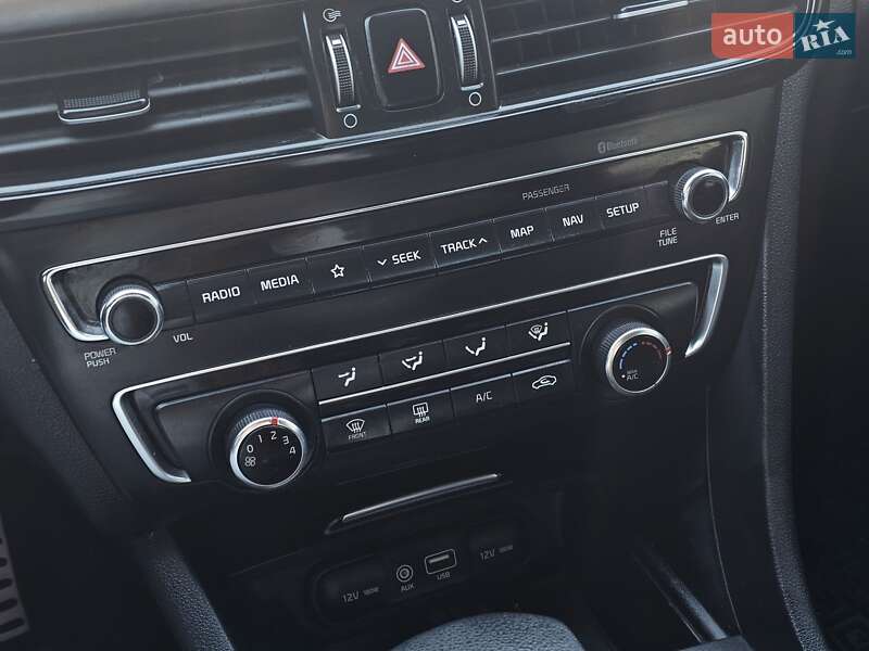 Седан Kia K5 2017 в Тернополі