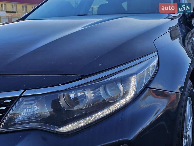 Седан Kia K5 2017 в Тернополі