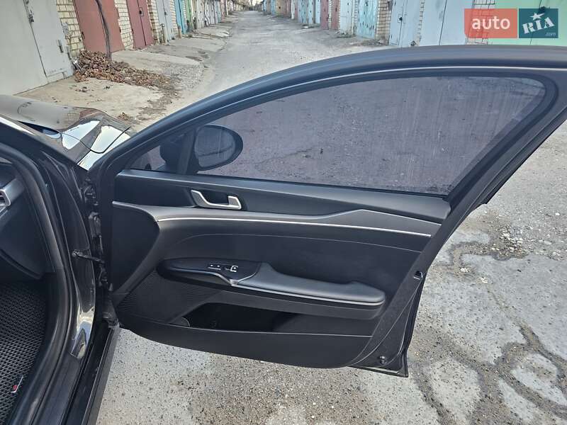 Седан Kia K5 2019 в Николаеве