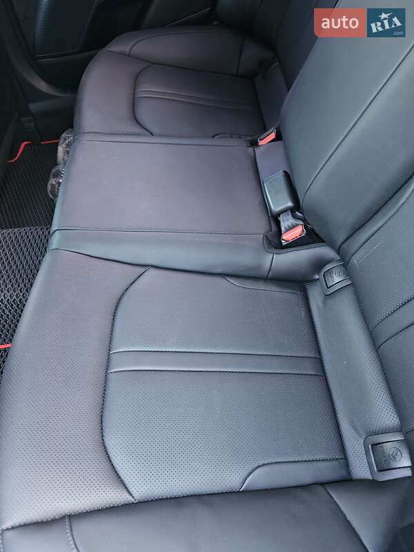 Седан Kia K5 2019 в Николаеве