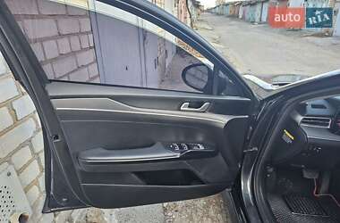 Седан Kia K5 2019 в Николаеве