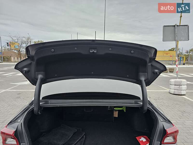 Седан Kia K5 2019 в Николаеве