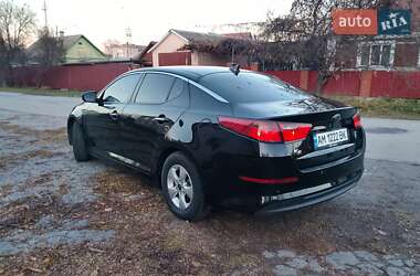 Седан Kia K5 2013 в Звягелі