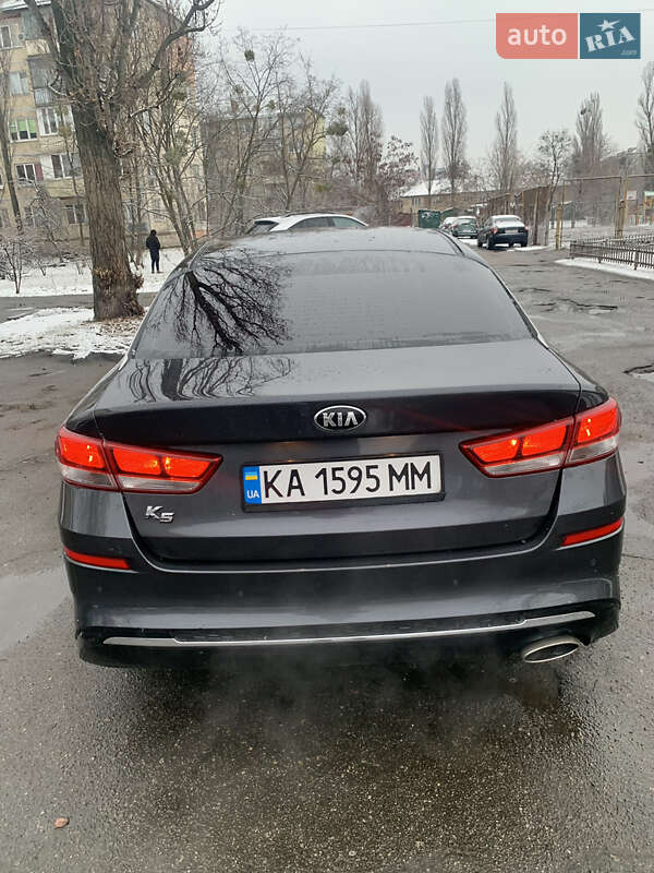 Седан Kia K5 2018 в Киеве