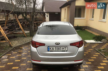 Седан Kia K5 2012 в Кагарлику