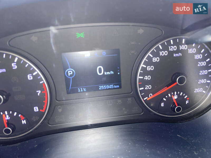 Седан Kia K5 2015 в Киеве