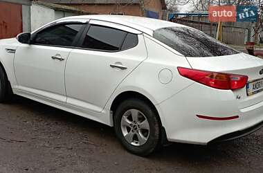 Седан Kia K5 2015 в Виннице