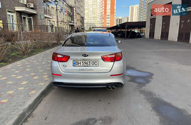 Седан Kia K5 2014 в Одессе