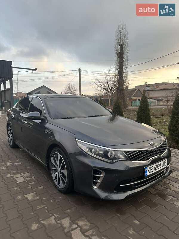 Седан Kia K5 2015 в Кривому Розі