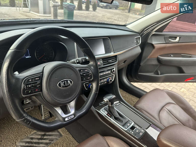 Седан Kia K5 2015 в Кривому Розі