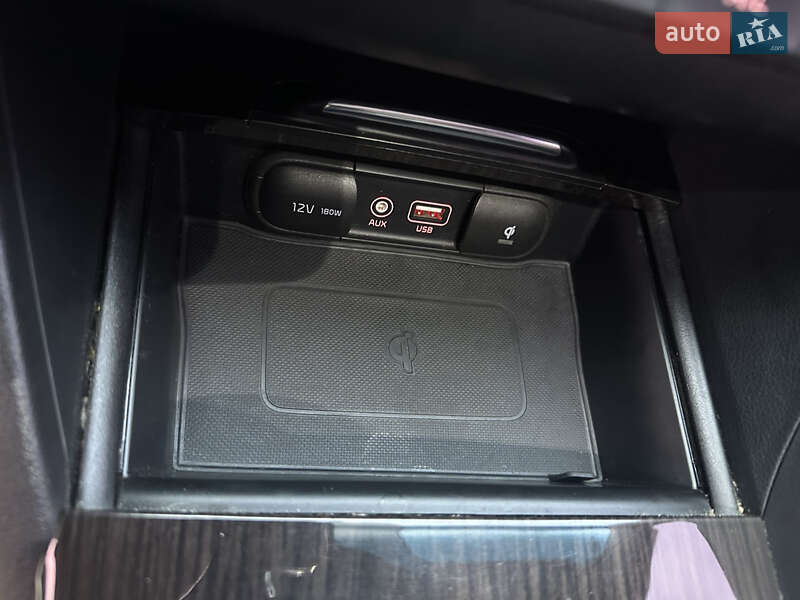 Седан Kia K5 2015 в Кривому Розі