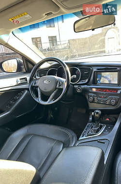 Седан Kia K5 2012 в 