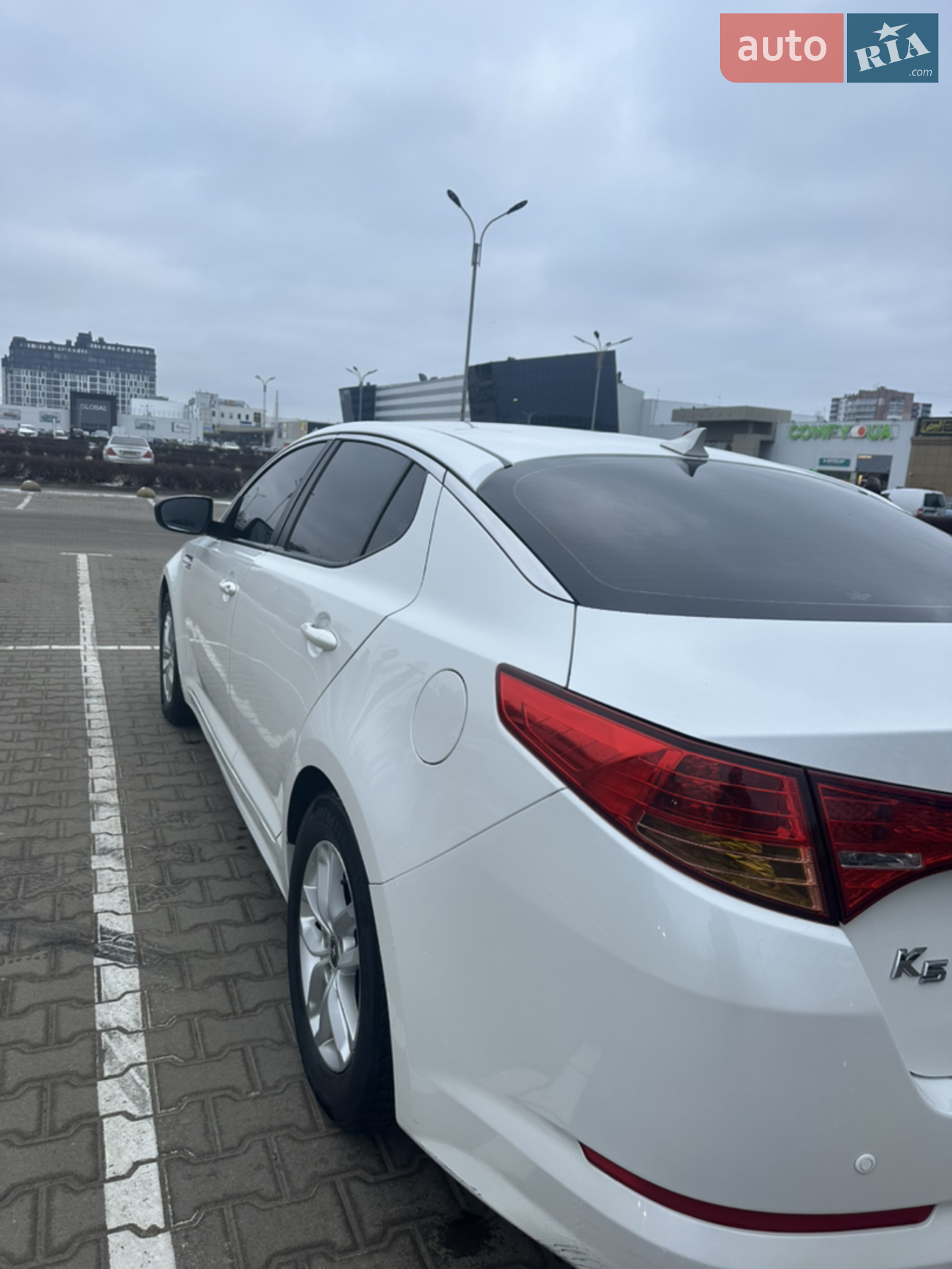 2011 Kia K5 - мініатюра 8