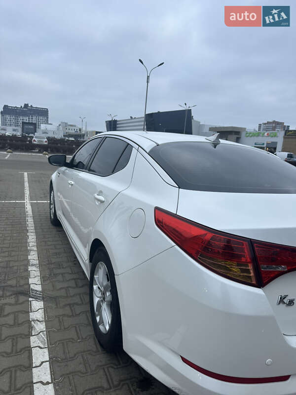 Седан Kia K5 2011 в Житомире