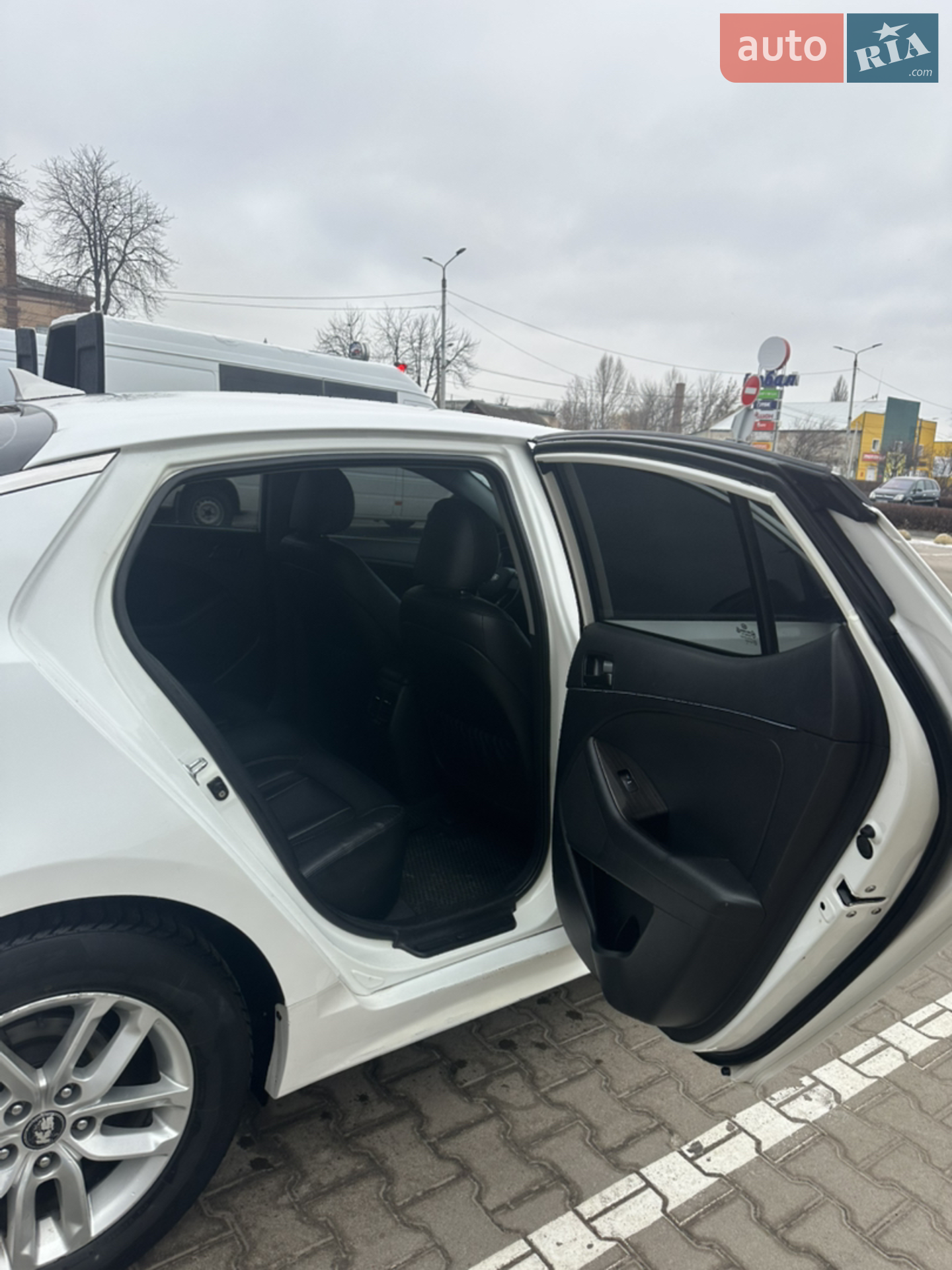 2011 Kia K5 - мініатюра 10