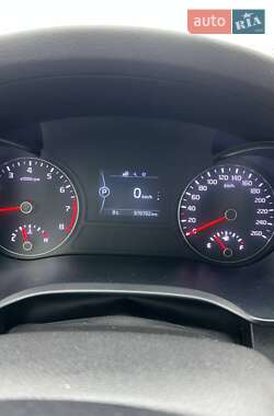 Седан Kia K5 2015 в 