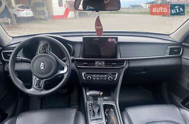 Седан Kia K5 2015 в 