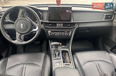 Седан Kia K5 2015 в 