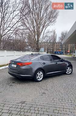 Седан Kia K5 2013 в Одессе