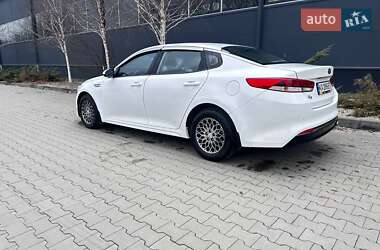 Седан Kia K5 2015 в 