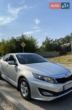 Седан Kia K5 2011 в 