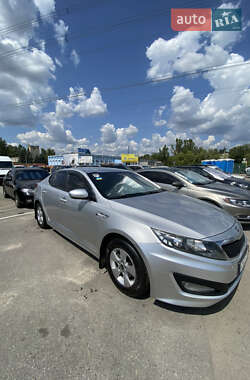 Седан Kia K5 2011 в 