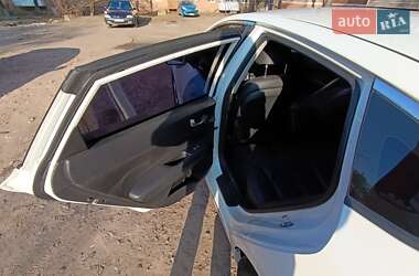 Седан Kia K5 2017 в 