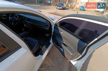 Седан Kia K5 2017 в 