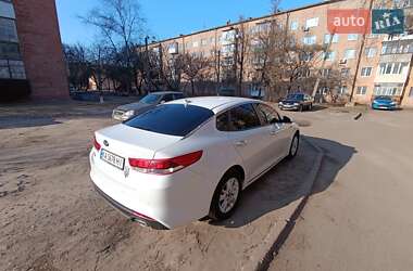 Седан Kia K5 2017 в 