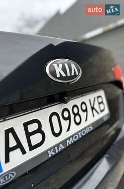 Седан Kia K5 2013 в Виннице