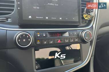 Седан Kia K5 2015 в Киеве