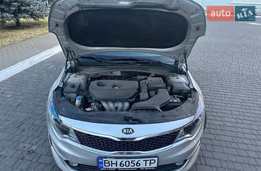 Седан Kia K5 2017 в Одессе