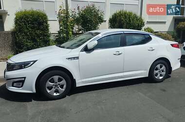 Седан Kia K5 2015 в 