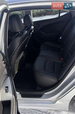 Седан Kia K5 2014 в 