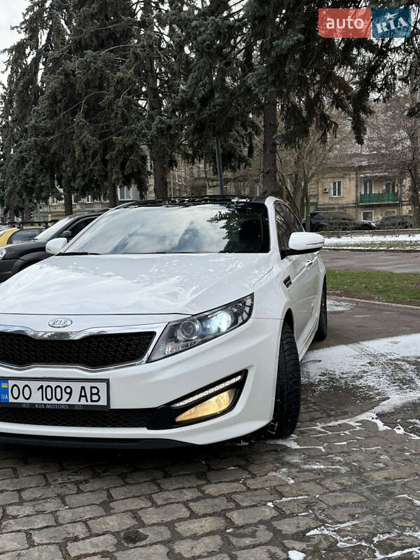 Седан Kia K5 2010 в Одессе