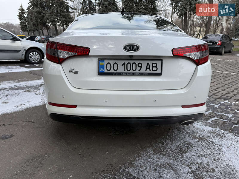 Седан Kia K5 2010 в Одессе