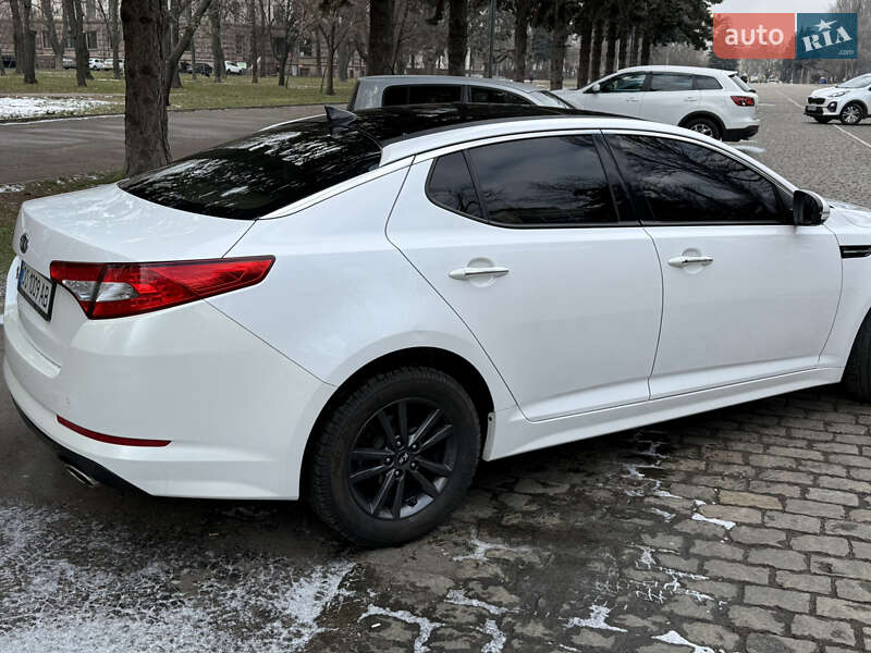 Седан Kia K5 2010 в Одессе