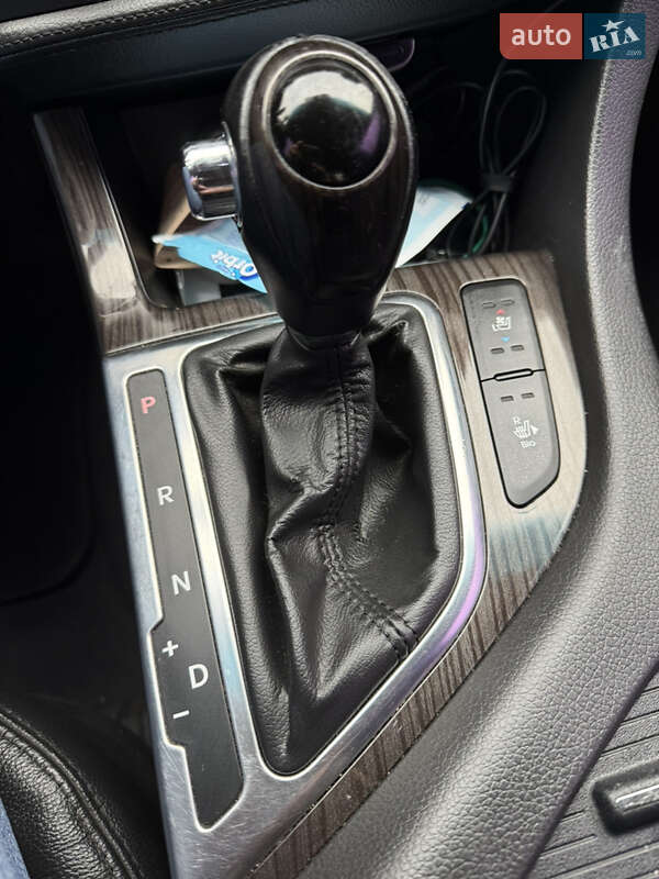Седан Kia K5 2010 в Одессе