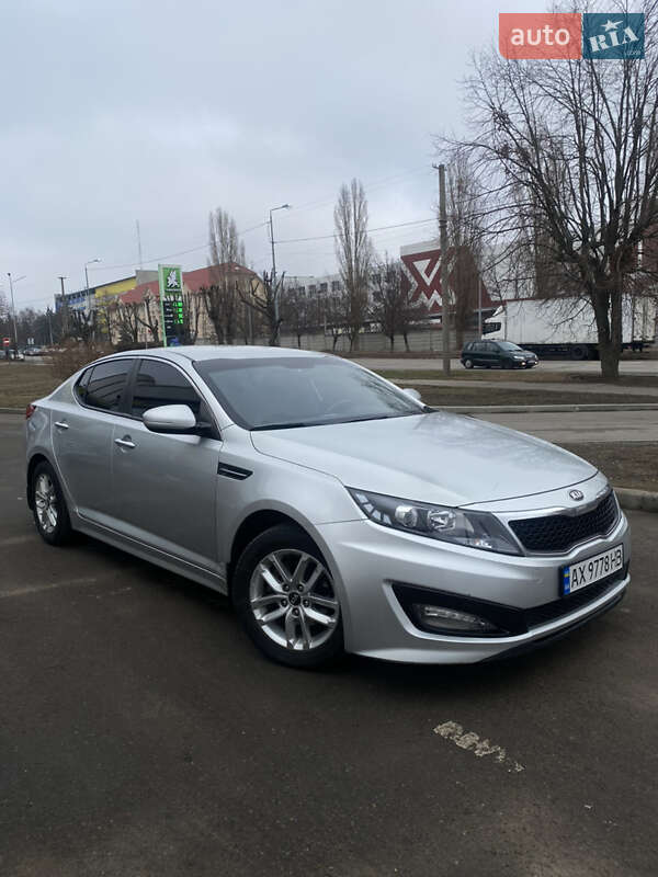 Седан Kia K5 2013 в 