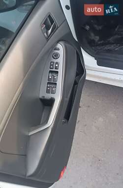 Седан Kia K5 2015 в 